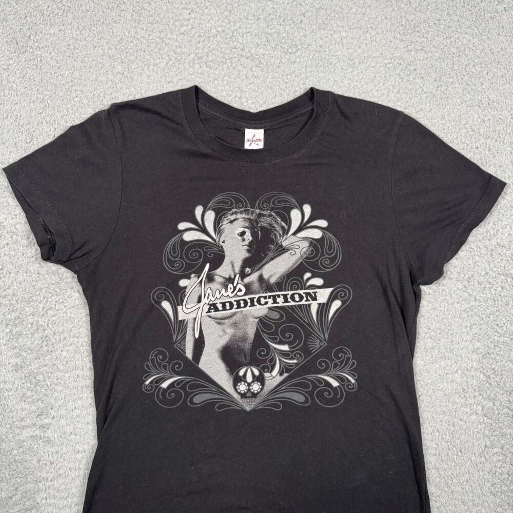 Vintage Y2K Jane’s Addiction baby tee